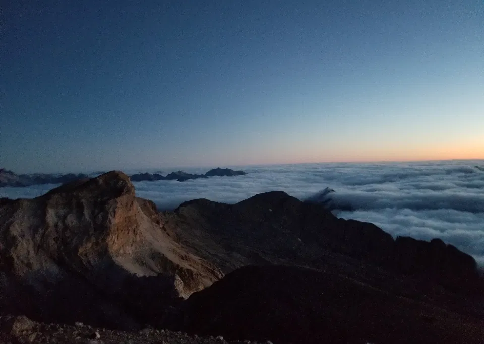 Le Marboré au-dessus de la mer de nuages